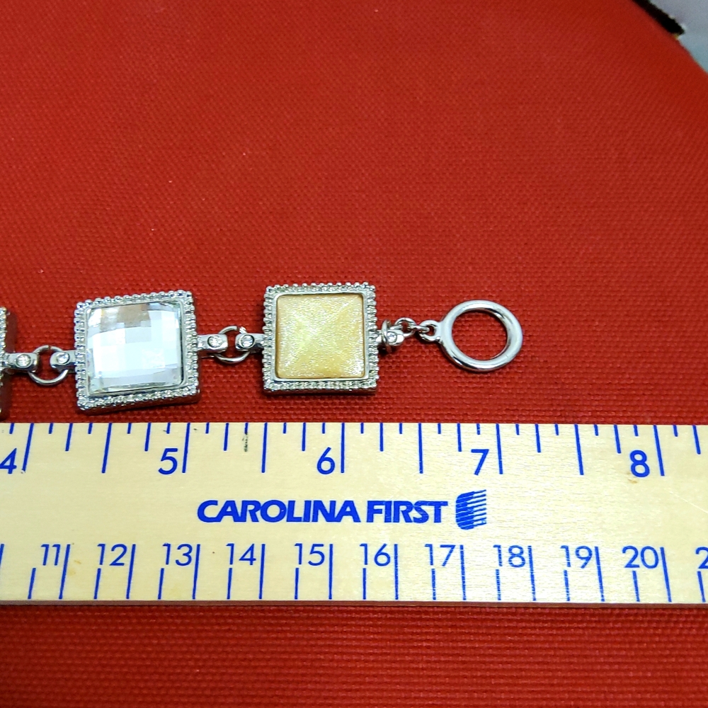 White House Black Market NWOT bracelet - Picture 4 of 4